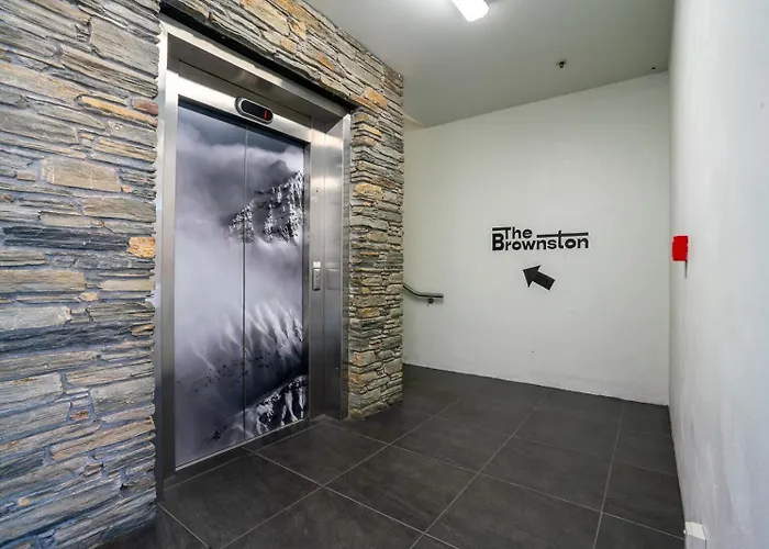 旅馆 The Brownston 瓦纳卡